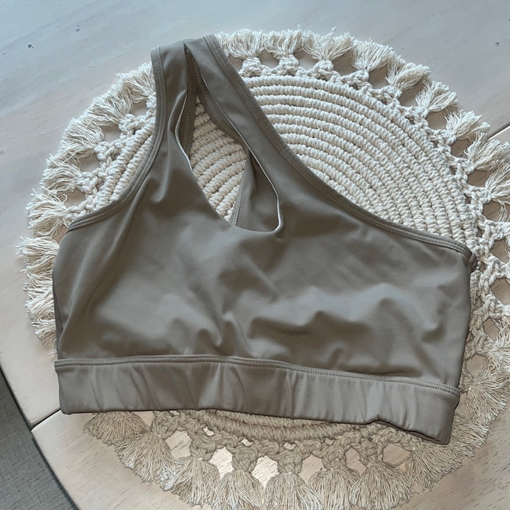 One-Shoulder Sports Bra